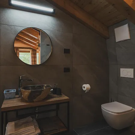 Rifugio Lago Malghette Hotell Madonna